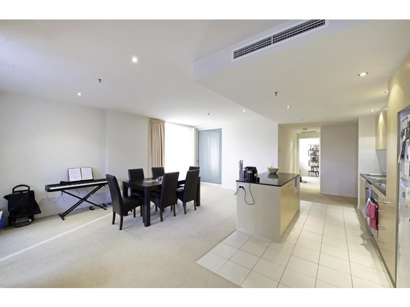 13/2 Edinburgh Avenue, City ACT 2601