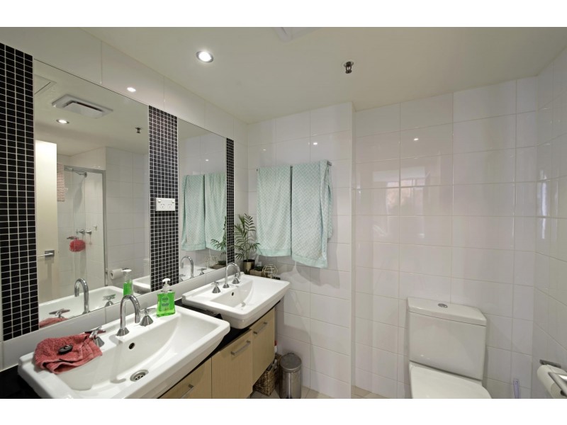 13/2 Edinburgh Avenue, City ACT 2601