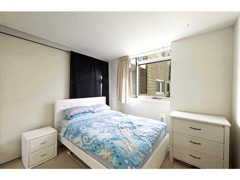 13/2 Edinburgh Avenue, City ACT 2601