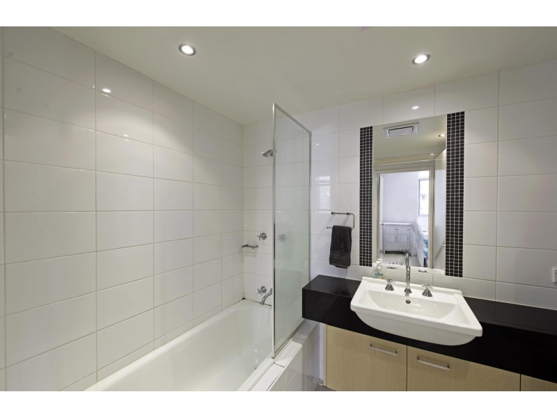 13/2 Edinburgh Avenue, City ACT 2601