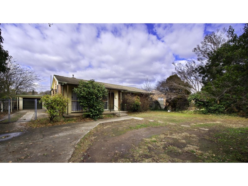 10 Lowrie Street, Dickson ACT 2602