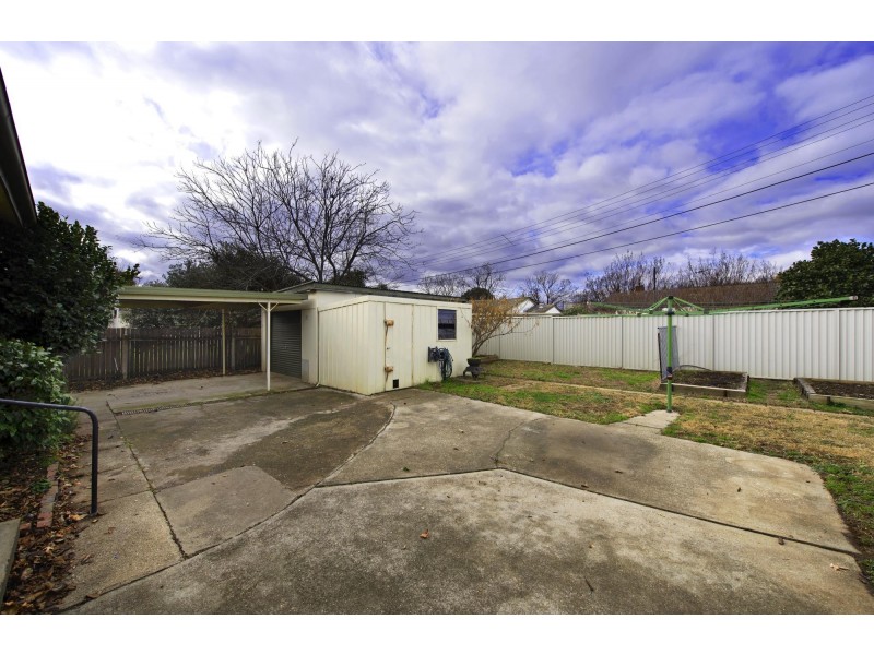 10 Lowrie Street, Dickson ACT 2602