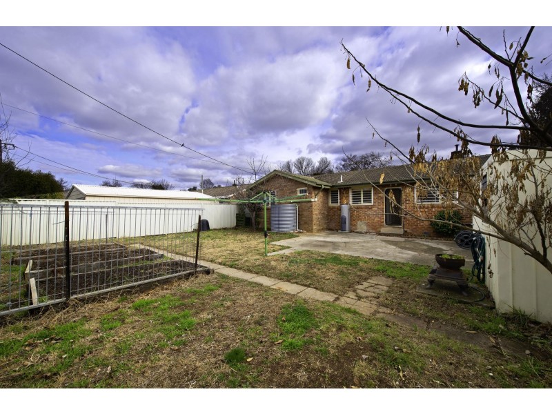 10 Lowrie Street, Dickson ACT 2602