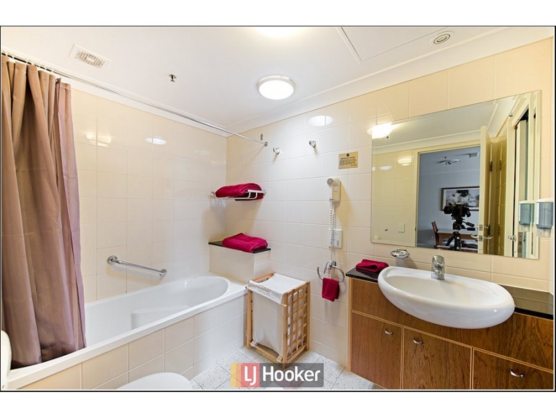 215/2 Akuna Street, City ACT 2601