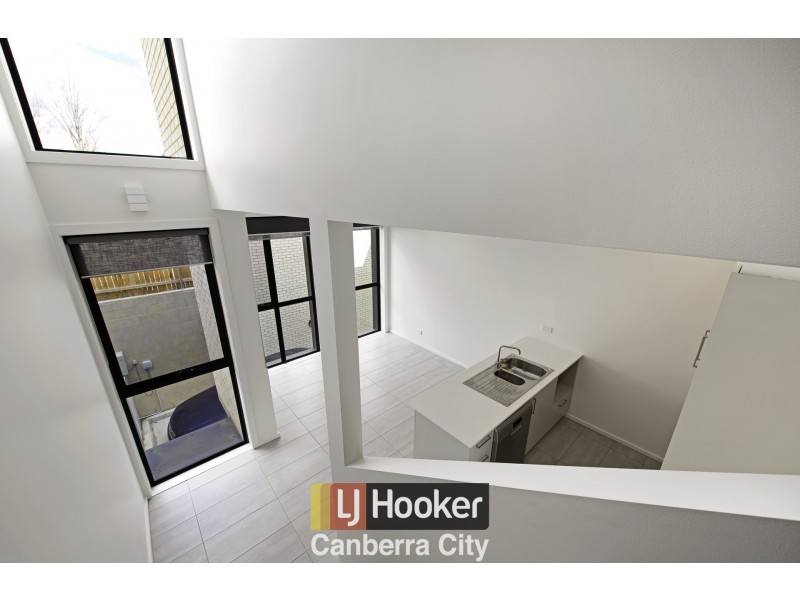 31/135 Easty Street, Phillip ACT 2606