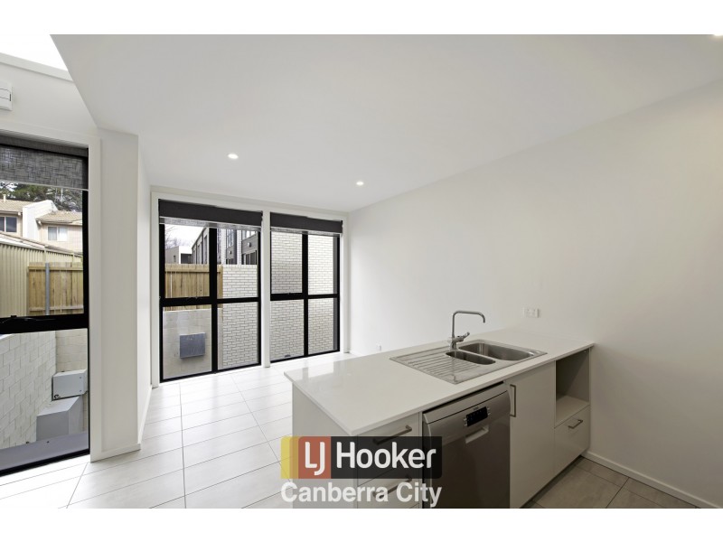 31/135 Easty Street, Phillip ACT 2606