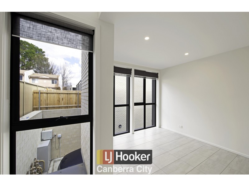 31/135 Easty Street, Phillip ACT 2606