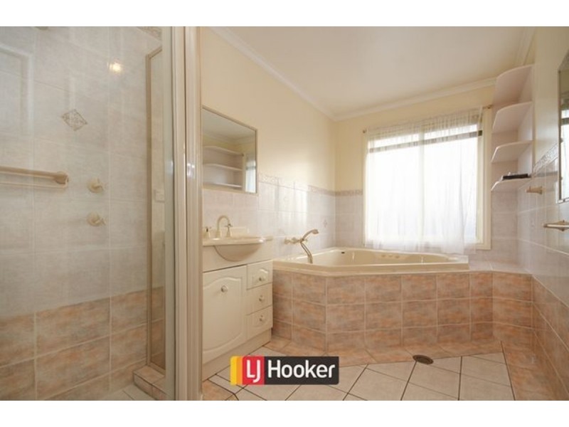 16 Paul Coe Crescent, Ngunnawal ACT 2913
