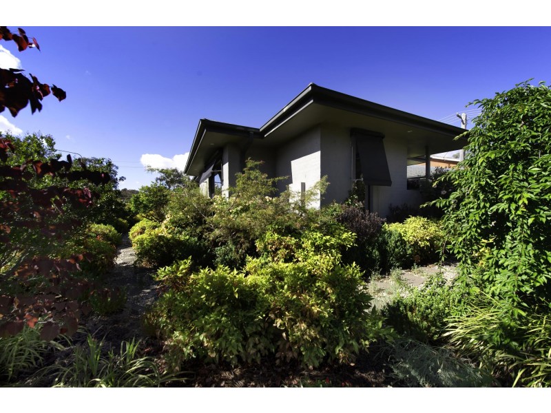 1 Castlereagh Crescent, Macquarie ACT 2614