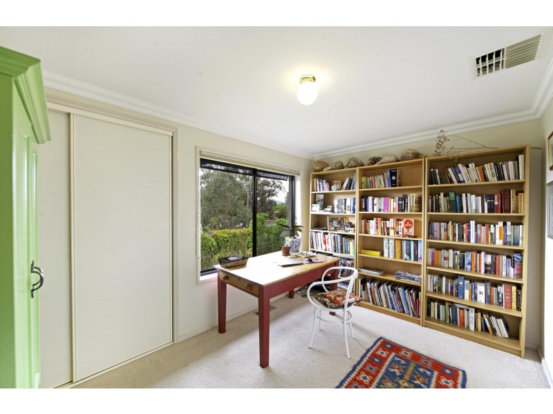 1 Castlereagh Crescent, Macquarie ACT 2614