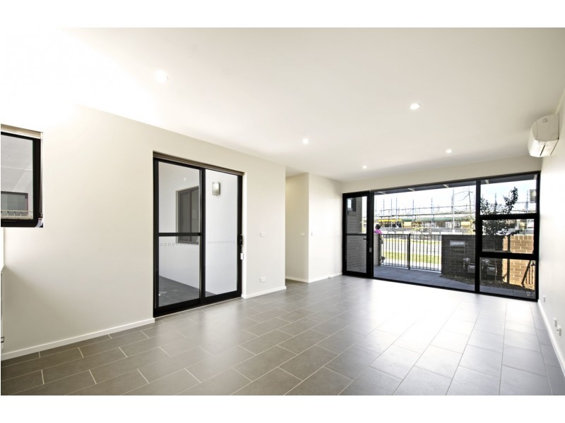 8/47 Abena Avenue, Crace ACT 2911