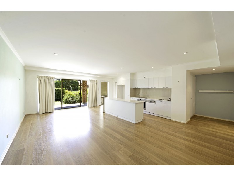 2/22 Batman Street, Braddon ACT 2612