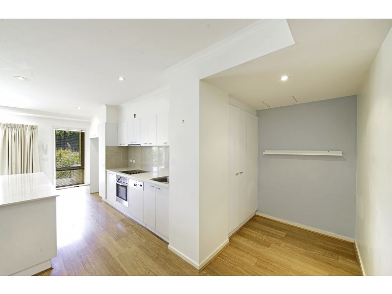 2/22 Batman Street, Braddon ACT 2612