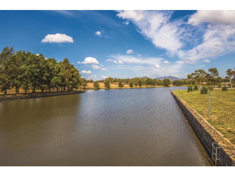 243/12 Limburg Way, Greenway ACT 2900