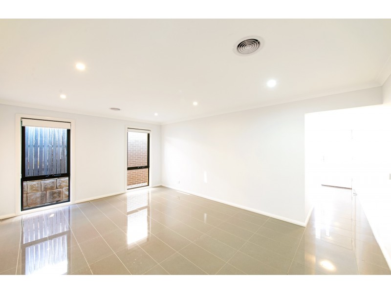 85 Ormiston Circuit, Harrison ACT 2914