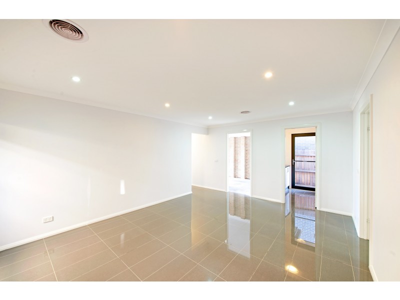 85 Ormiston Circuit, Harrison ACT 2914