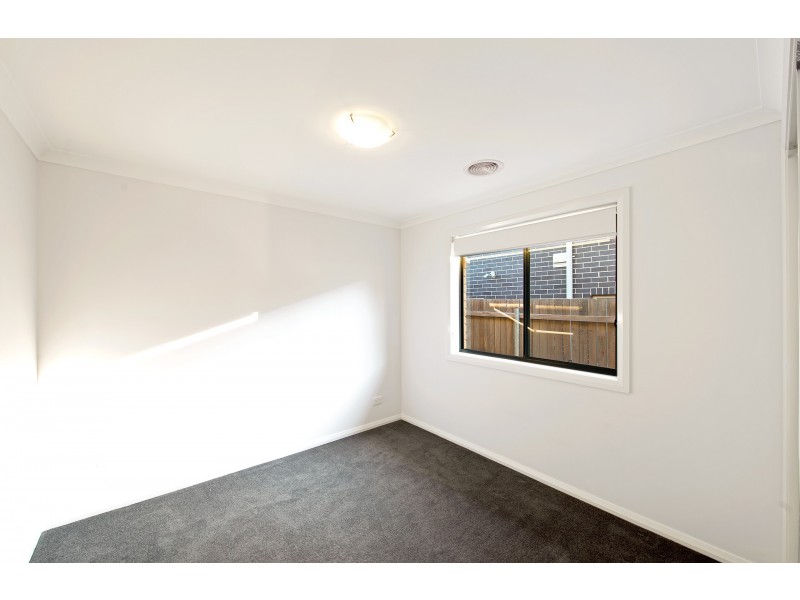 85 Ormiston Circuit, Harrison ACT 2914