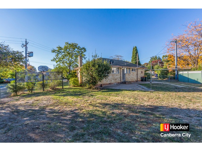 9 Maitland Street, Hackett ACT 2602