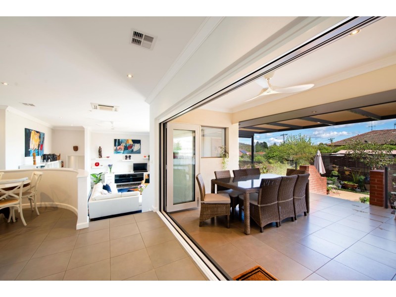 8 Landsborough Street, Griffith ACT 2603