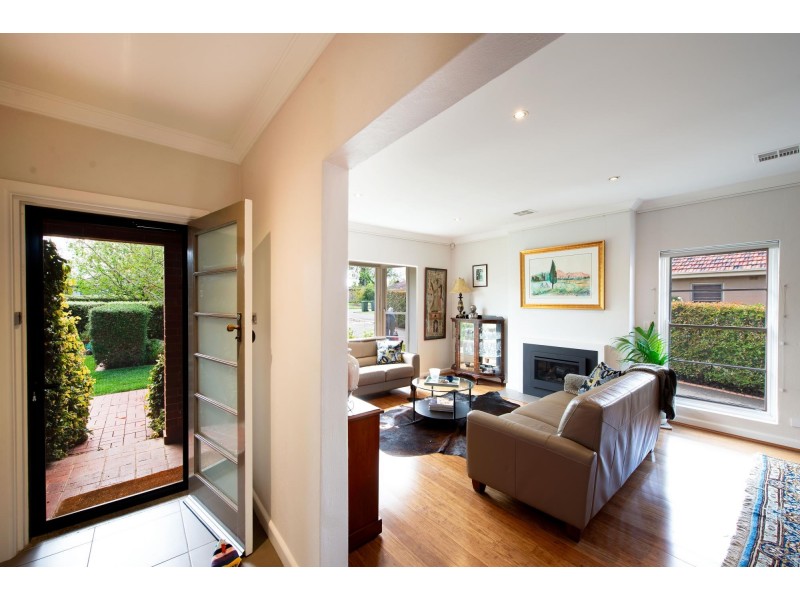 8 Landsborough Street, Griffith ACT 2603