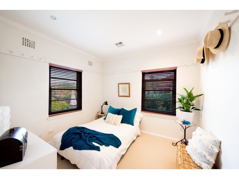 8 Landsborough Street, Griffith ACT 2603