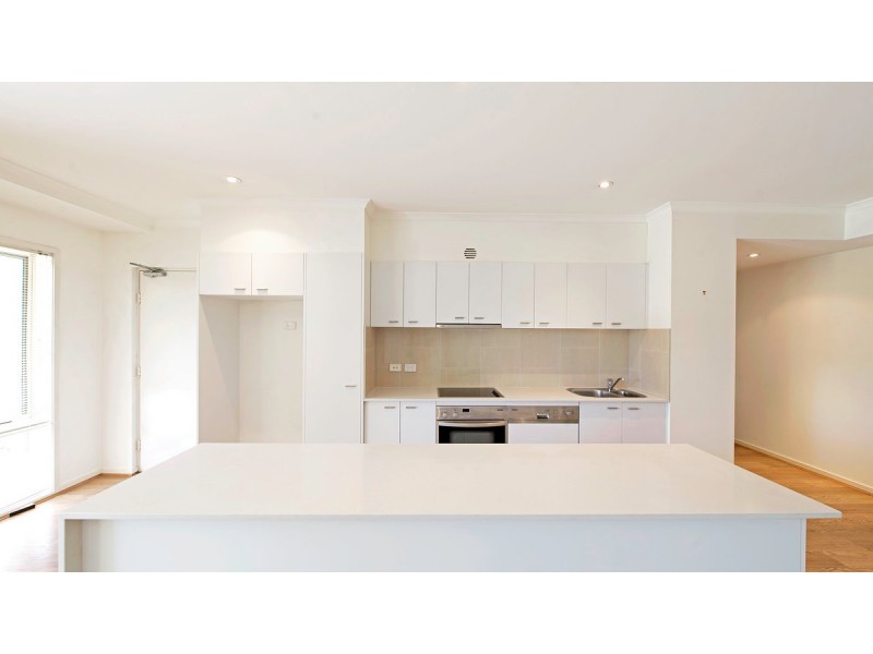 2/22 Batman Street, Braddon ACT 2612