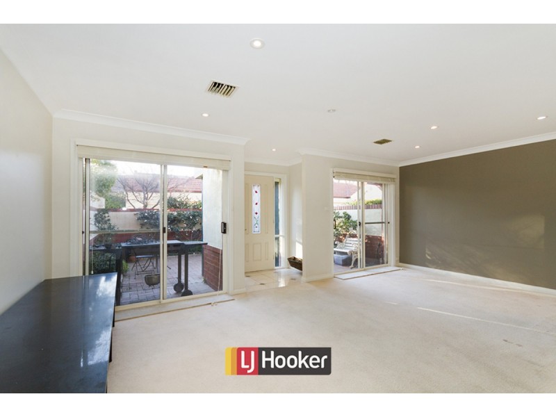 8/32 Gooreen Street, Braddon ACT 2612