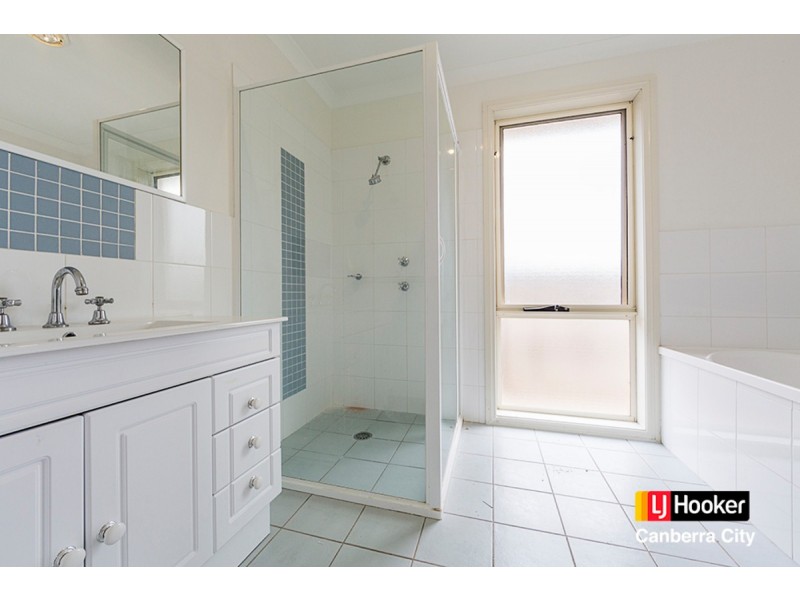 2 Heatherdale Street, Amaroo ACT 2914