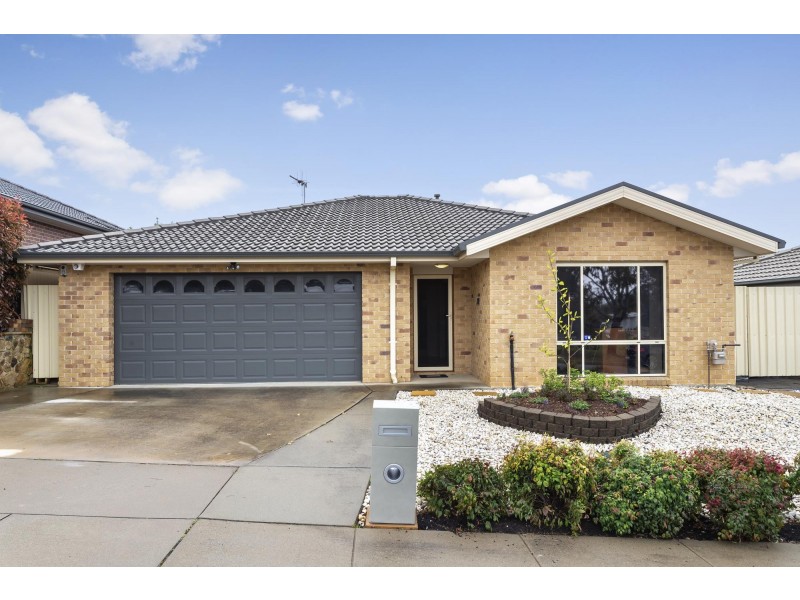 16 Thea Astley Crescent, Franklin ACT 2913
