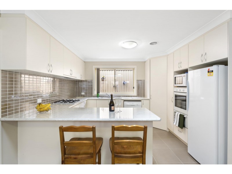 16 Thea Astley Crescent, Franklin ACT 2913