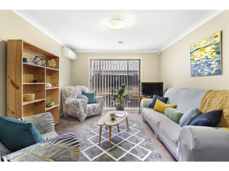 16 Thea Astley Crescent, Franklin ACT 2913