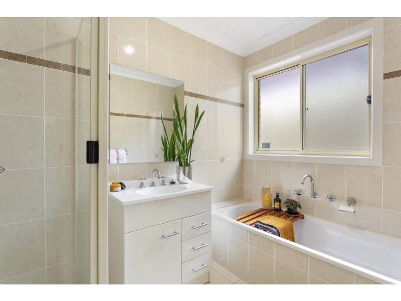 16 Thea Astley Crescent, Franklin ACT 2913