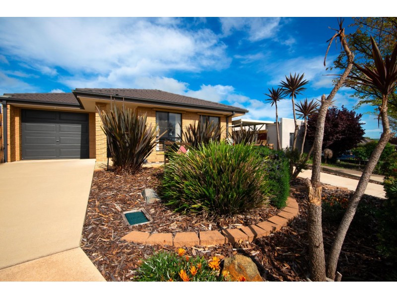 10 Pinner Place, Macgregor ACT 2615