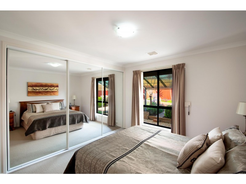 10 Pinner Place, Macgregor ACT 2615