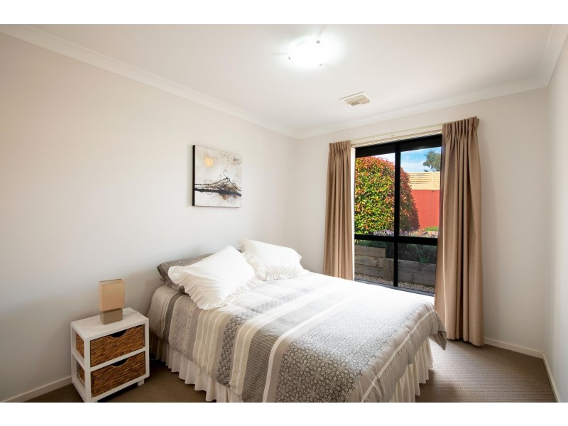 10 Pinner Place, Macgregor ACT 2615