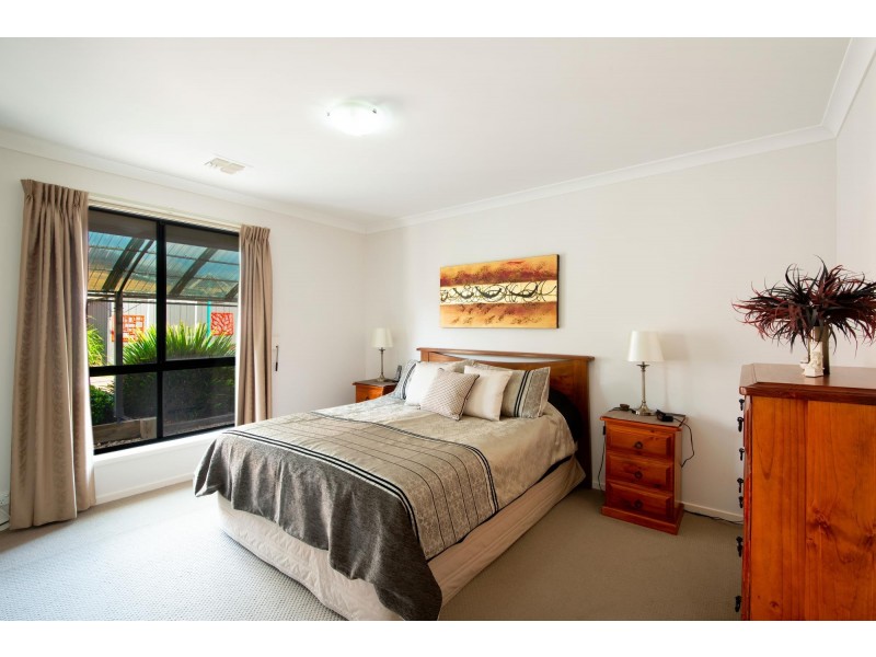 10 Pinner Place, Macgregor ACT 2615