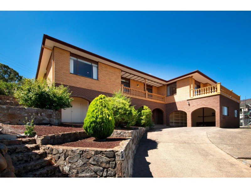 17 Bainton Crescent, Melba ACT 2615