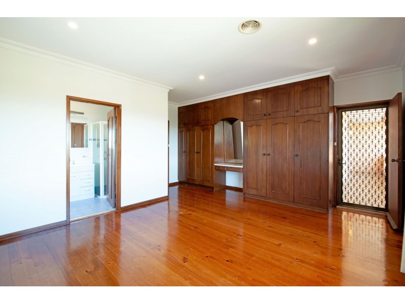 17 Bainton Crescent, Melba ACT 2615