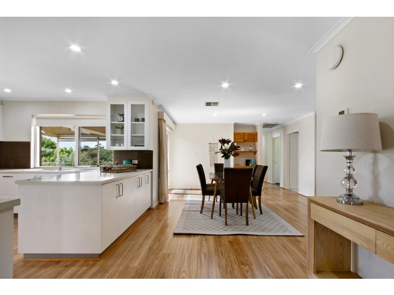 8 Cooksey Place, Florey ACT 2615