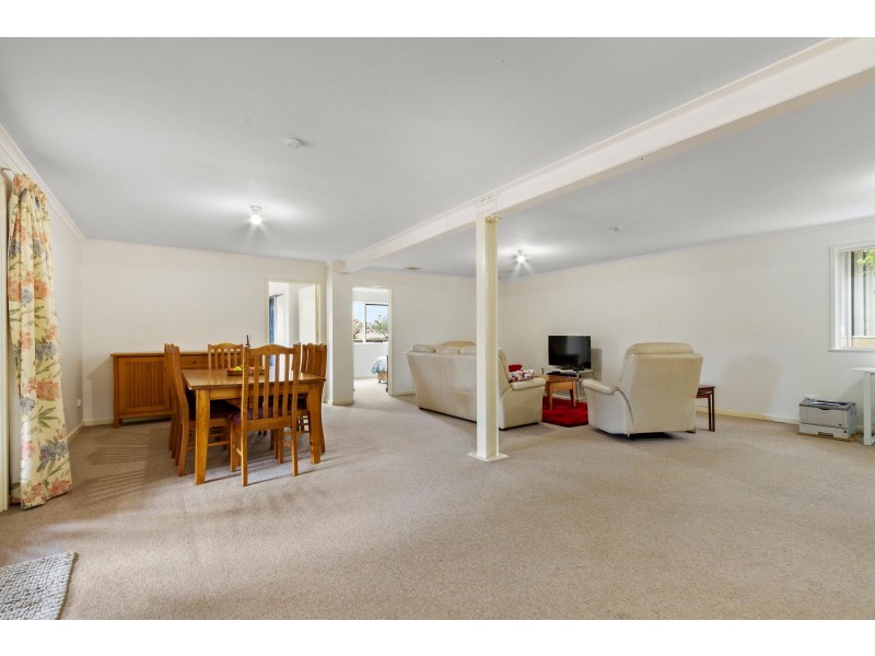 8 Cooksey Place, Florey ACT 2615