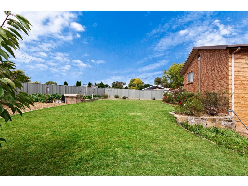 8 Cooksey Place, Florey ACT 2615