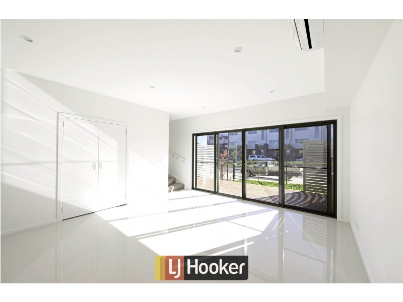 3/2 Pipeclay Street, Lawson ACT 2617