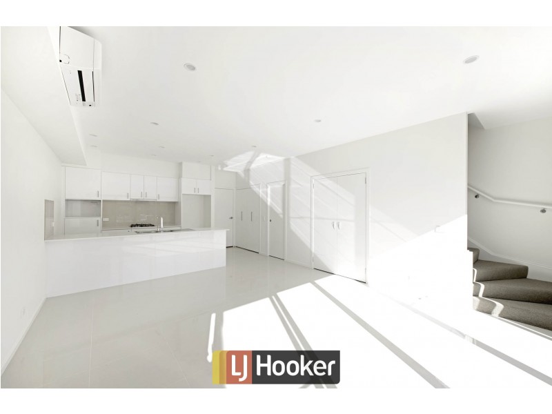 3/2 Pipeclay Street, Lawson ACT 2617