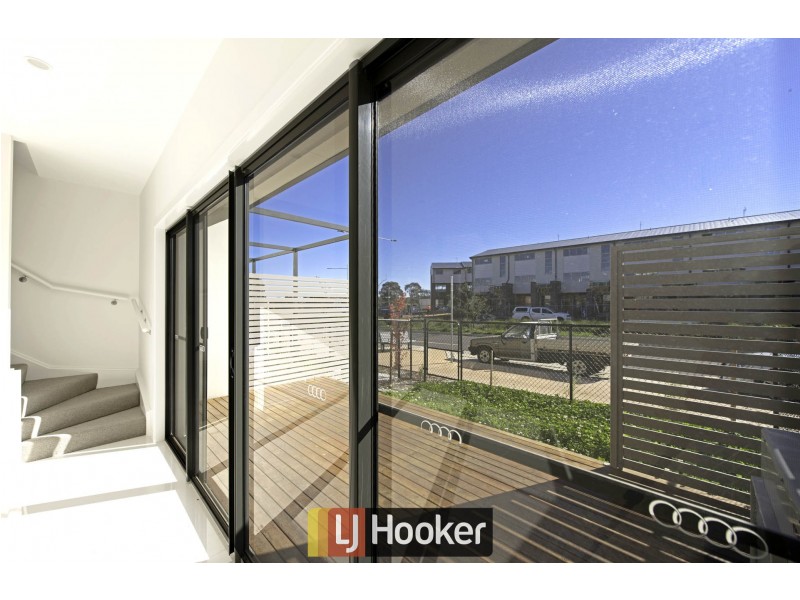 3/2 Pipeclay Street, Lawson ACT 2617