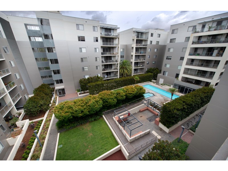 172/15 Coranderrk Street, City ACT 2601