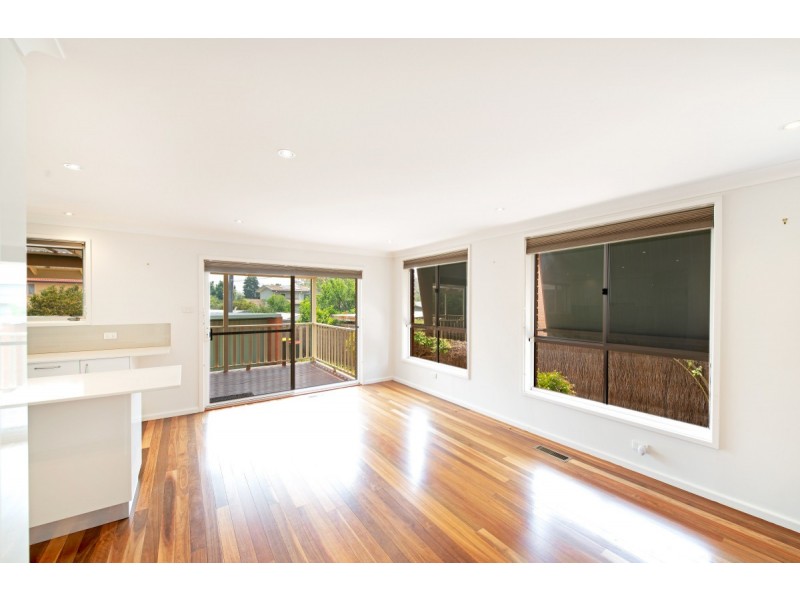 17 Lynch Street, Hughes ACT 2605