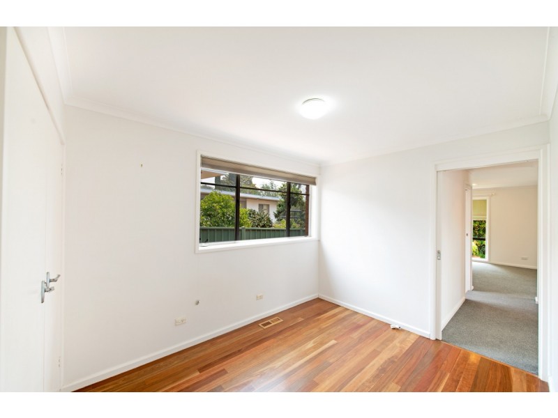 17 Lynch Street, Hughes ACT 2605