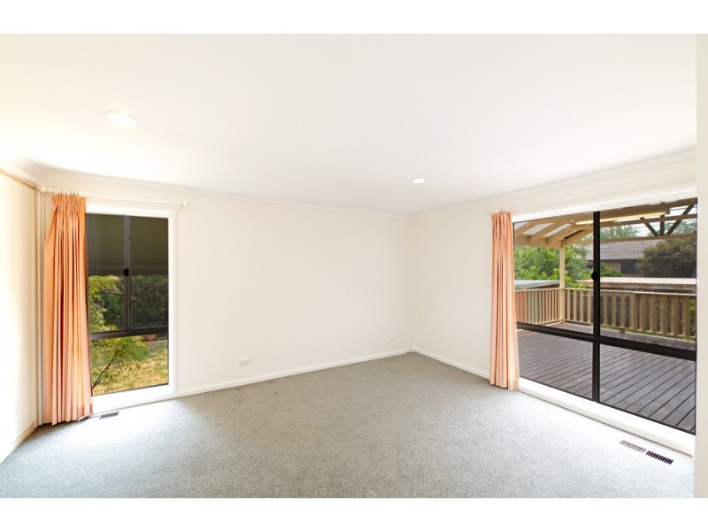 17 Lynch Street, Hughes ACT 2605