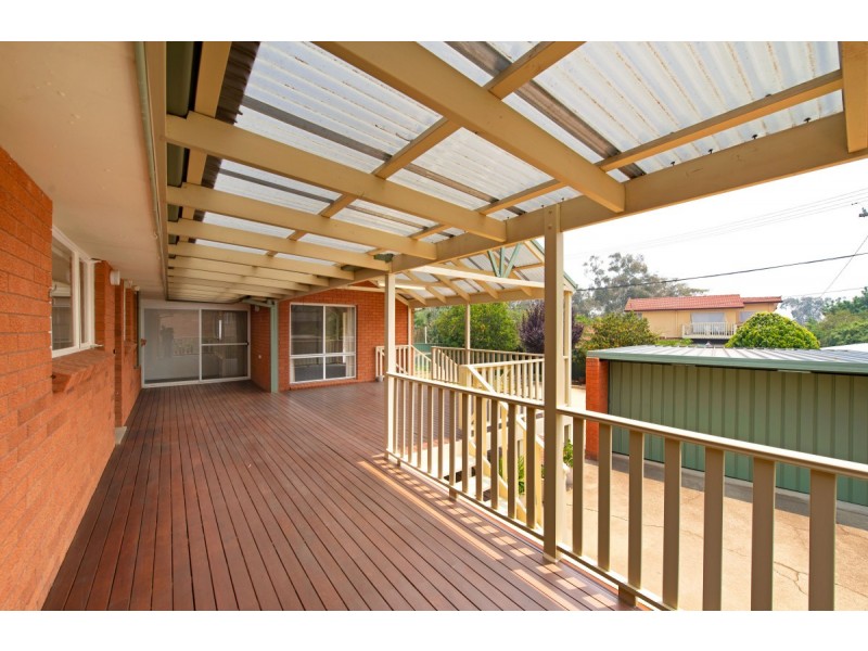 17 Lynch Street, Hughes ACT 2605