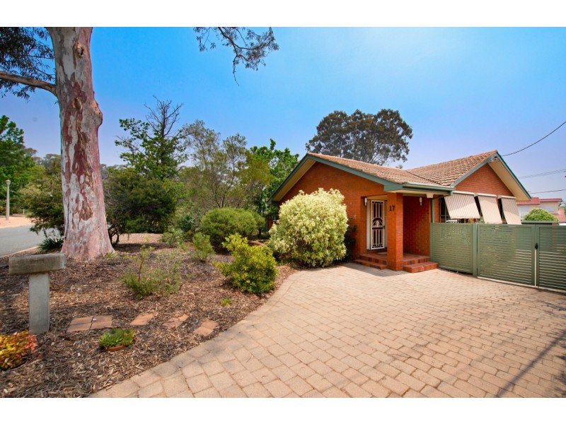 17 Lynch Street, Hughes ACT 2605